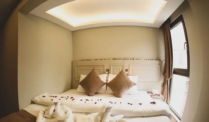 Deluxe Tek Büyük Yataklı Oda
