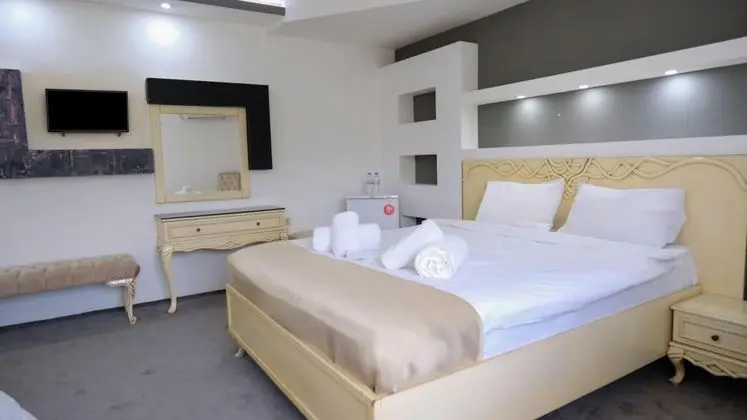 Standart Oda, Dağ veya Havuz Manzaralı, Balkonsuz