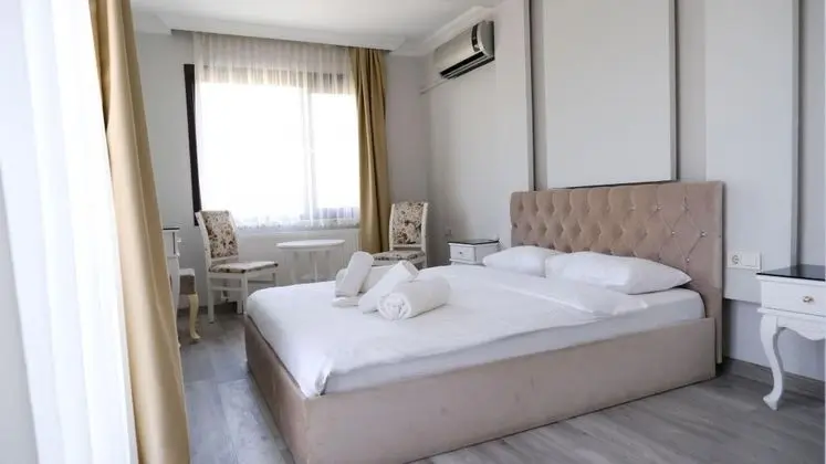 Standart Oda, Dağ veya Havuz Manzaralı, Balkonsuz