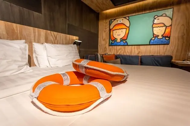 XFloat Cabin