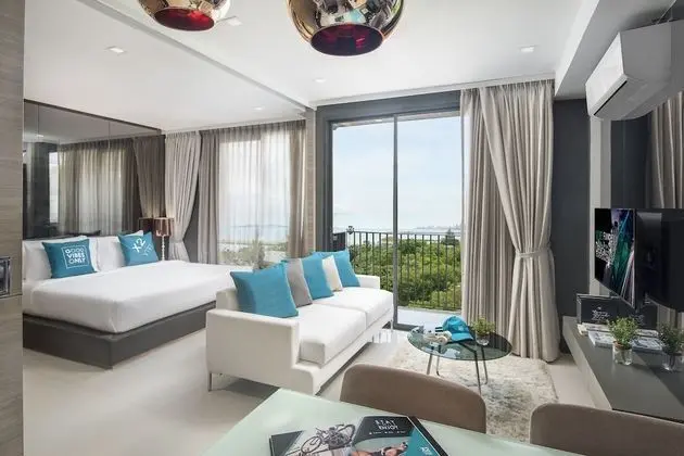 One Bedroom Deluxe Seaview Double
