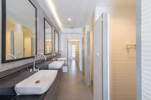 10-Bed Mixed Dormitory