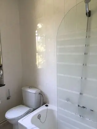 Büyük Yataklı Tek Kişilik Oda
