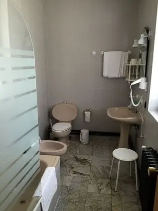Büyük Yataklı Tek Kişilik Oda