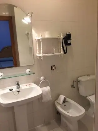 Üç Kişilik Oda