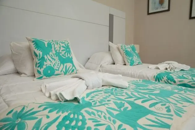 Deluxe Tek Büyük veya İki Ayrı Yataklı Oda, 1 Yatak Odası, Balkon, Bahçe Manzaralı