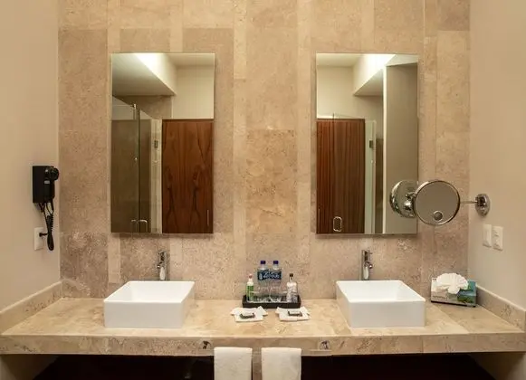 Deluxe Tek Büyük veya İki Ayrı Yataklı Oda, 1 Yatak Odası, Balkon, Bahçe Manzaralı