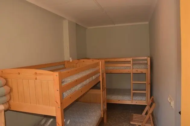 Ortak Ranzalı Oda, Ortak Banyo (1 bed in a 4 Bed Dorm)