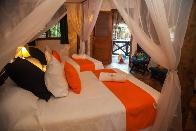 Bungalov, Havuz Kenarı