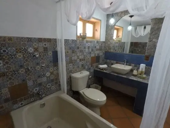 Design Oda, 1 En Büyük (King) Boy Yatak, Küvet
