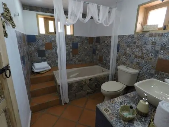 Design Oda, 1 En Büyük (King) Boy Yatak, Küvet