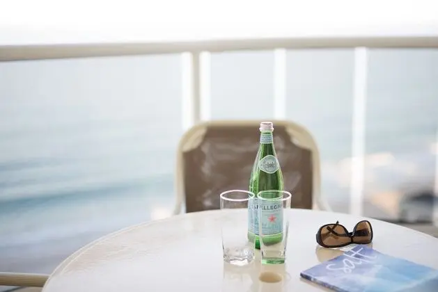 Two Bedroom Ocean-View Apartment