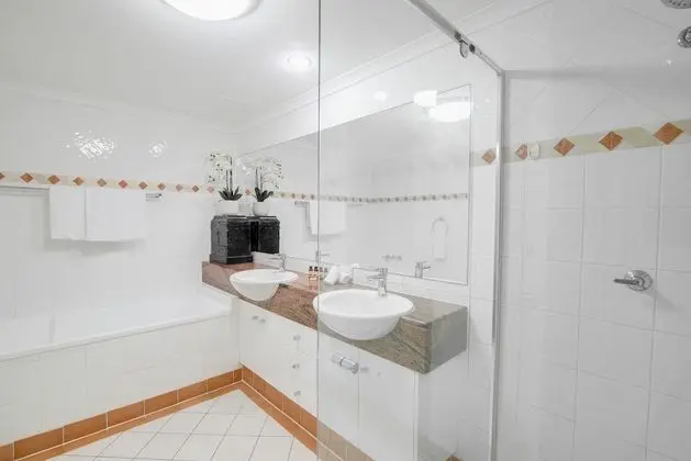 Two Bedroom Ocean-View Apartment