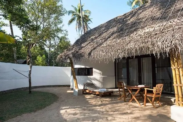 Kır Evi, Sigara İçilmez (Blue pearl with plunge pool )
