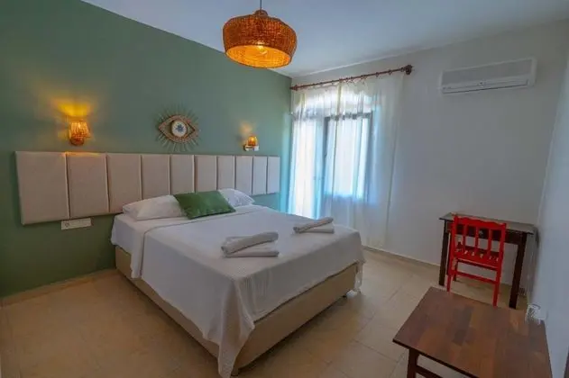 Çift Kişilik, Havuz ve Bahçe Manzaralı, Balkonlu