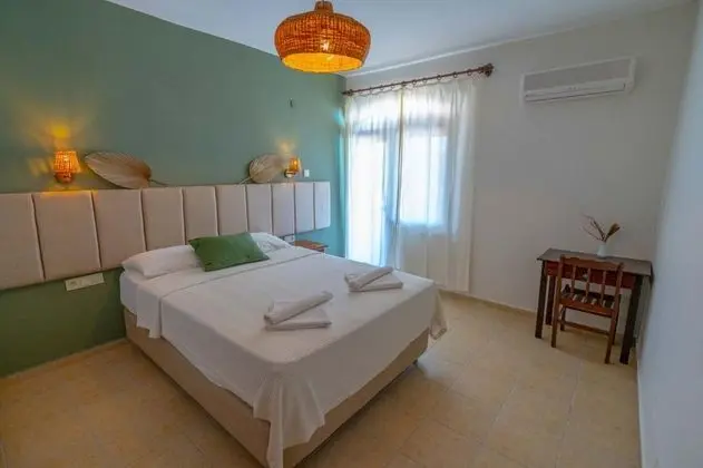 Çift Kişilik, Havuz ve Bahçe Manzaralı, Balkonlu