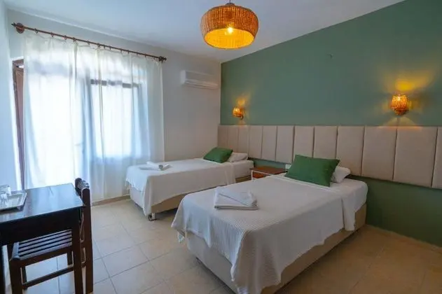 Twin, Havuz ve Bahçe Manzaralı, Balkonlu