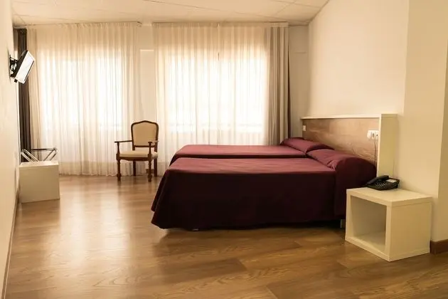 Family İki Ayrı Yataklı Oda (With Extra Bed)