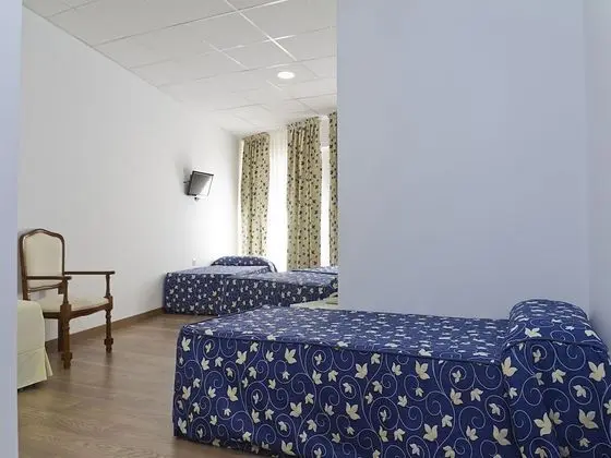 Family İki Ayrı Yataklı Oda (With Extra Bed)