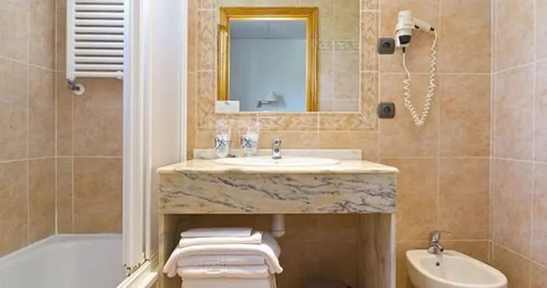 Family İki Ayrı Yataklı Oda (With Extra Bed)