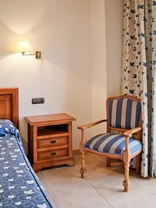 Tek Büyük veya İki Ayrı Yataklı Oda, Nehir Manzaralı