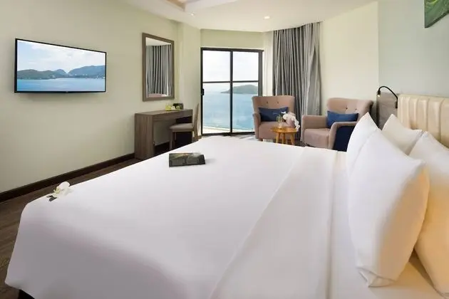 Deluxe Tek Büyük veya İki Ayrı Yataklı Oda, Balkon, Deniz Manzaralı