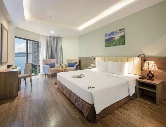 Deluxe Tek Büyük veya İki Ayrı Yataklı Oda, Balkon, Deniz Manzaralı