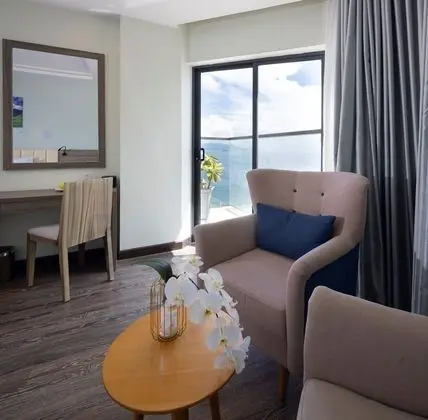 Deluxe Tek Büyük veya İki Ayrı Yataklı Oda, Balkon, Deniz Manzaralı