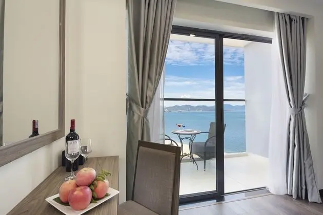 Premier Tek Büyük veya İki Ayrı Yataklı Oda, Balkon, Deniz Manzaralı