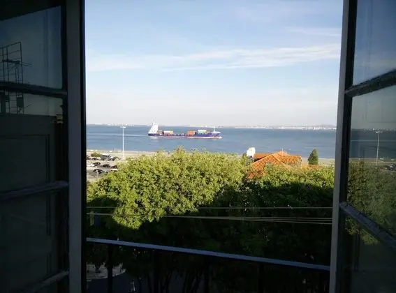 Stüdyo, Nehir Manzaralı