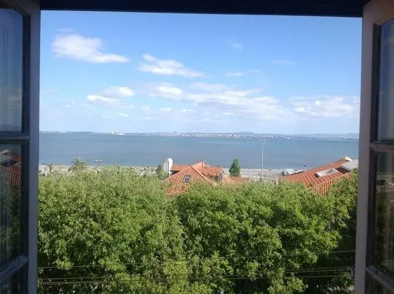 Stüdyo, Nehir Manzaralı