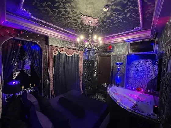 Luxury Tek Büyük Yataklı Oda