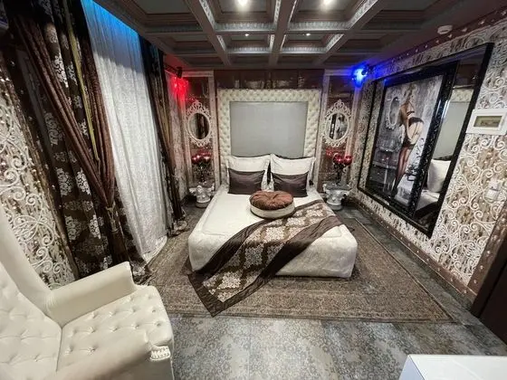 Premium Tek Büyük Yataklı Oda