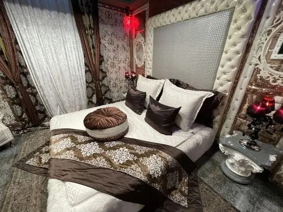 Premium Tek Büyük Yataklı Oda