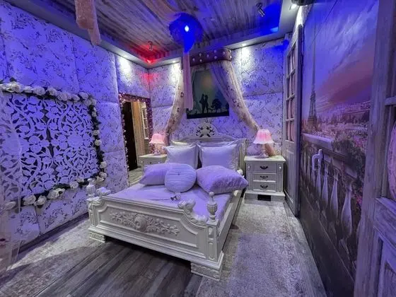 Romantic Tek Büyük Yataklı Oda