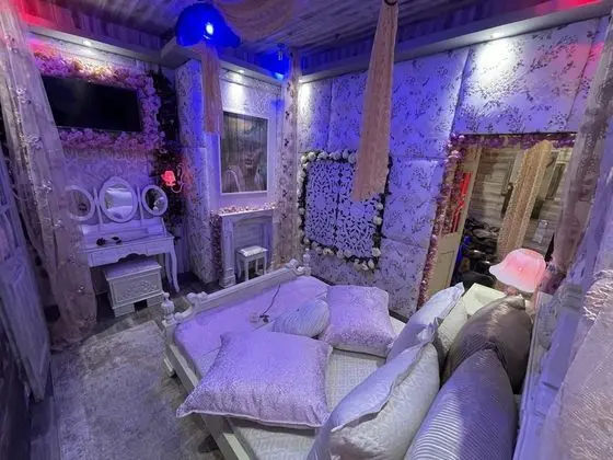 Romantic Tek Büyük Yataklı Oda