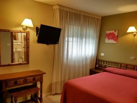 Tek Büyük Yataklı Oda