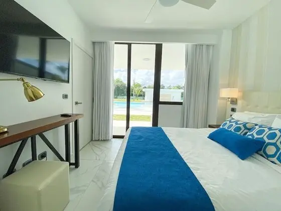 Exclusive Apart Daire, 2 Yatak Odası, Balkon, Havuz Manzaralı