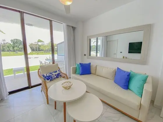 Exclusive Apart Daire, 2 Yatak Odası, Balkon, Havuz Manzaralı
