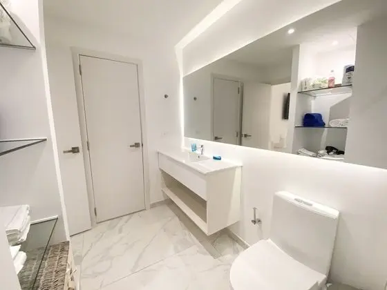 Exclusive Apart Daire, 2 Yatak Odası, Balkon, Havuz Manzaralı