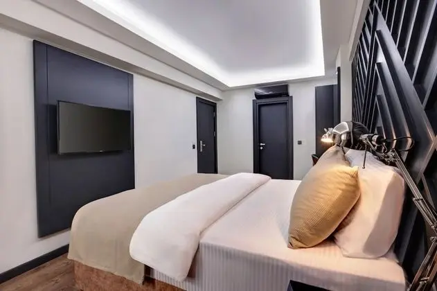 Luxury Oda