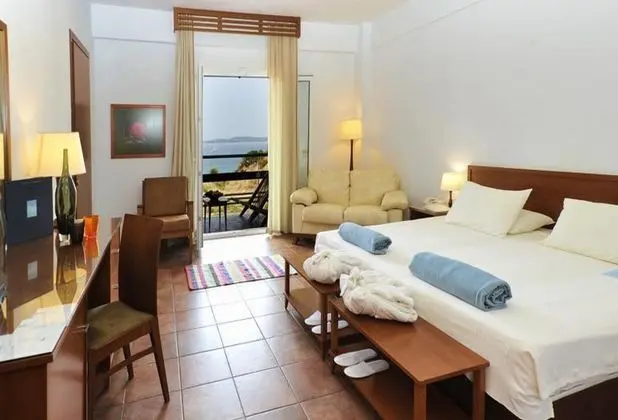 1 Çift Kişilik Veya 2 Tek Kişilik Yatak Superior Sea View