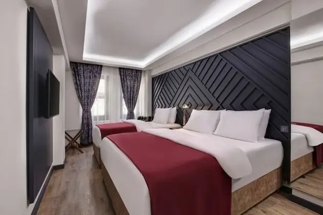 Üç Kişilik Oda