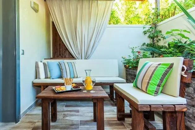 Tek Büyük Yataklı Oda (Partial Mountain View)