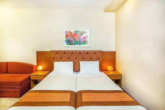 Double Room Limited View (semi-ground floor based)