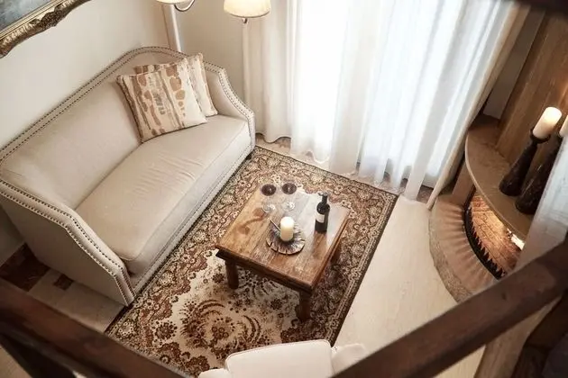 Üç Kişilik Oda, Şömine (Maisonette with Attic)
