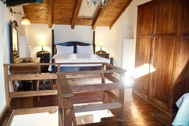 Üç Kişilik Oda, Şömine (Maisonette with Attic)