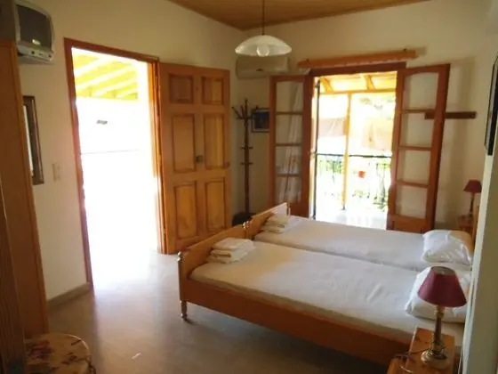 Apart Daire, 2 Yatak Odası, Balkon, Bahçe Manzaralı