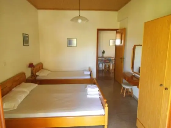 Apart Daire, 2 Yatak Odası, Balkon, Bahçe Manzaralı