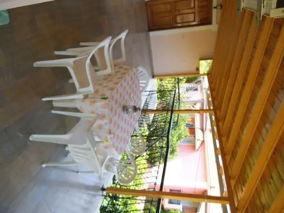 Apart Daire, 2 Yatak Odası, Balkon, Bahçe Manzaralı